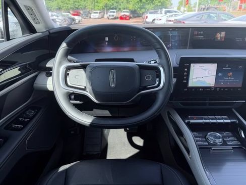 Certified 2025 Lincoln Nautilus Premier AWD/4WD image 28