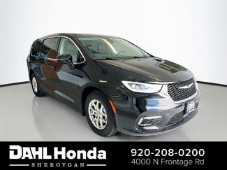 Used 2024 Chrysler Pacifica Touring-L video 1