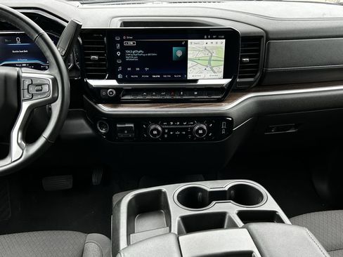 Used 2025 Chevrolet Silverado 1500 LT RWD image 18