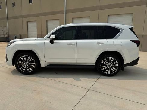 Used 2023 Lexus LX 600 4WD w/ Accessory Package (Z1) image 7