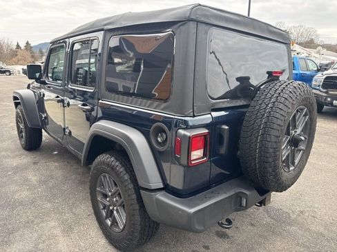 Used 2025 Jeep Wrangler Sport S image 4
