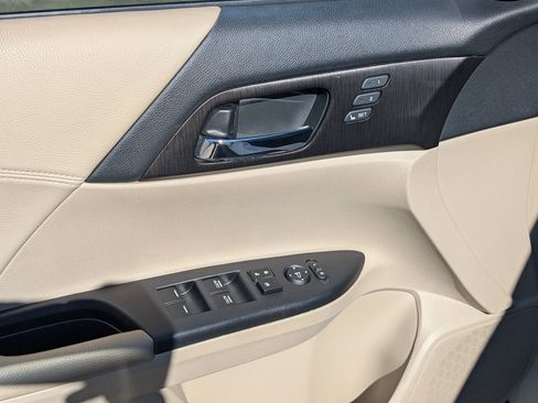 Used 2013 Honda Accord EX-L image 17