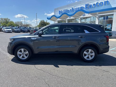 Used 2022 Kia Sorento LX AWD/4WD image 2