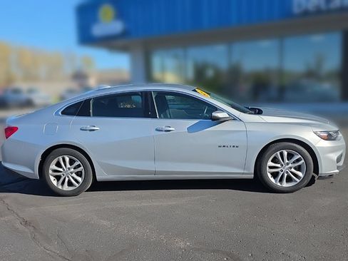 Used 2017 Chevrolet Malibu LT FWD image 8