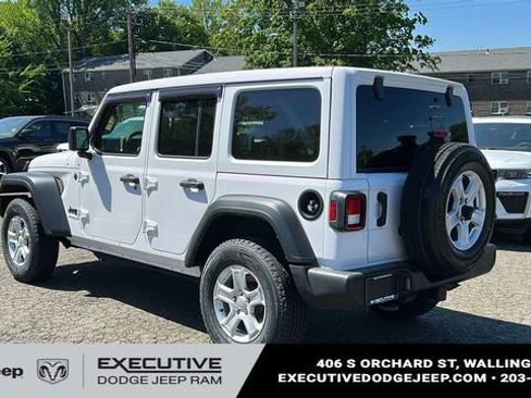 Used 2022 Jeep Wrangler Unlimited Sport w/ Sun And Sound Package AWD/4WD image 8
