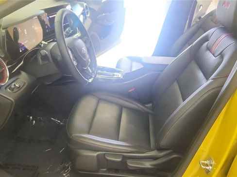 Used 2025 Chevrolet Trax RS w/ Driver Confidence Package FWD image 24