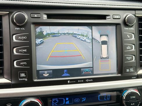 Used 2019 Toyota Highlander Limited Platinum AWD/4WD image 14