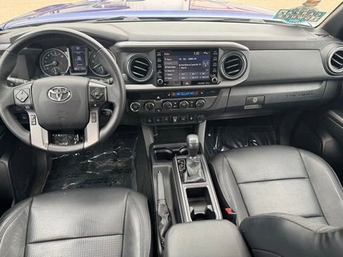 Used 2022 Toyota Tacoma TRD Off-Road w/ TRD Premium Off Road Package image 13