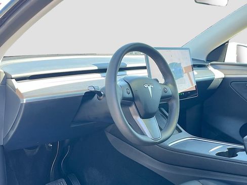 Used 2023 Tesla Model Y Long Range AWD/4WD image 9