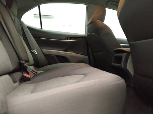 Used 2019 Toyota Camry LE FWD image 19