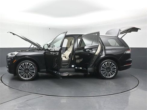Certified 2023 Lincoln Aviator Black Label image 55