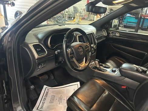 Used 2017 Jeep Grand Cherokee Overland AWD/4WD image 33
