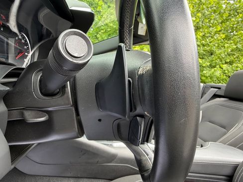 Used 2023 Chevrolet Camaro LT RWD image 13