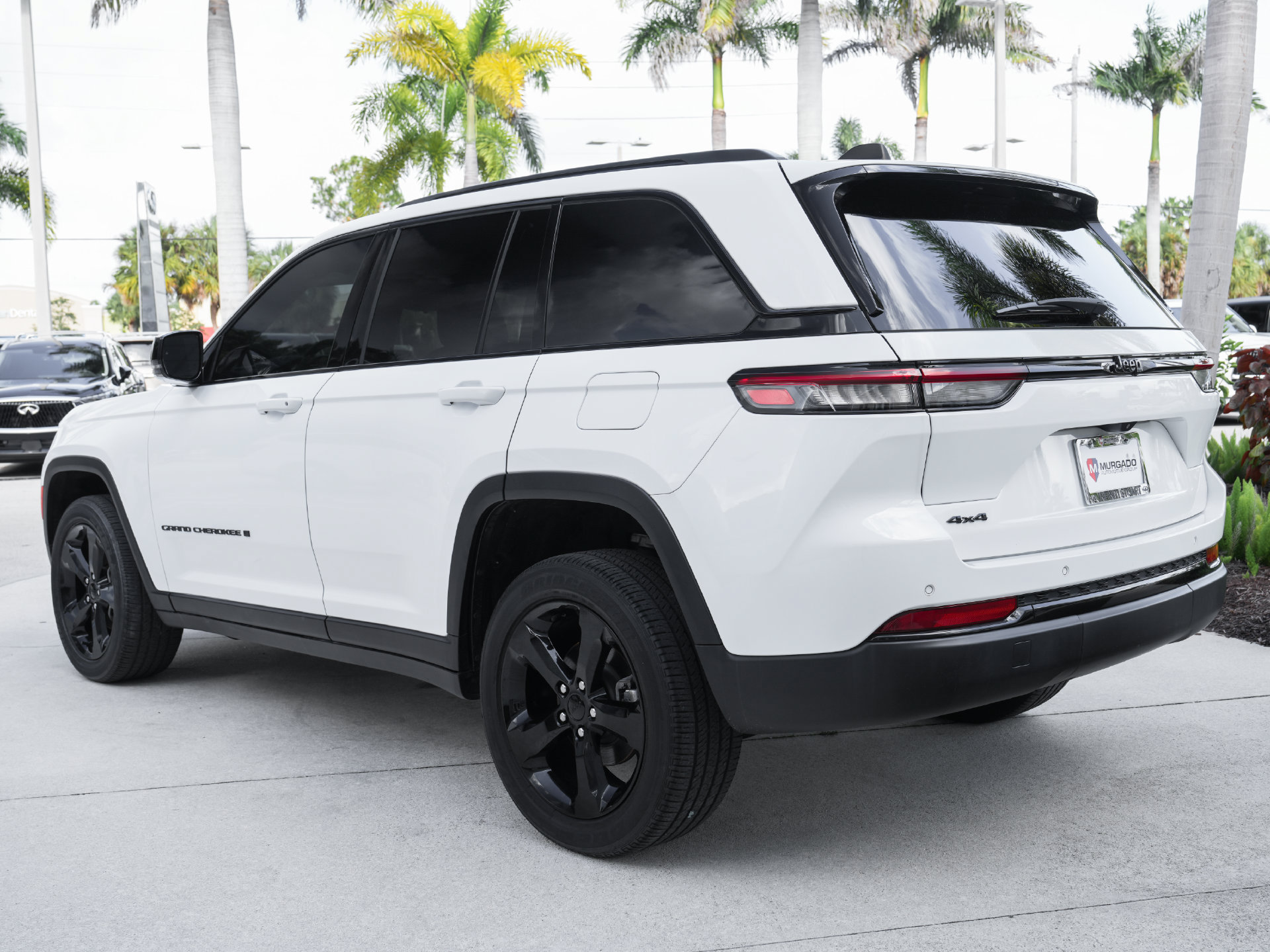 Used 2023 Jeep Grand Cherokee Altitude AWD/4WD image 22