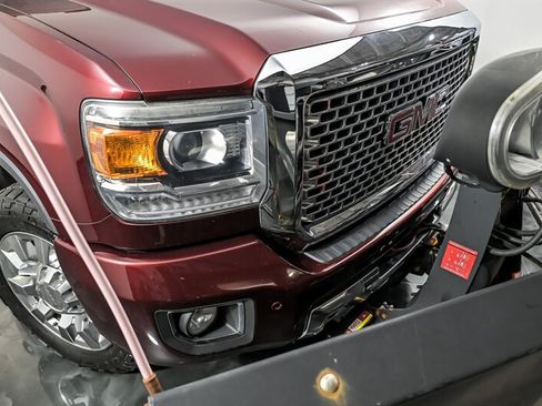 Used 2016 GMC Sierra 2500 Denali w/ Duramax Plus Package AWD/4WD image 3