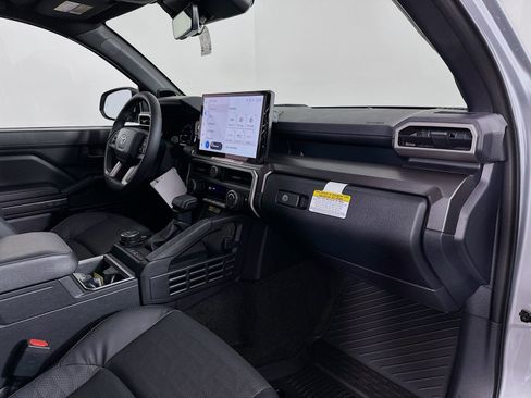 New 2025 Toyota 4Runner TRD Off-Road Premium AWD/4WD image 31