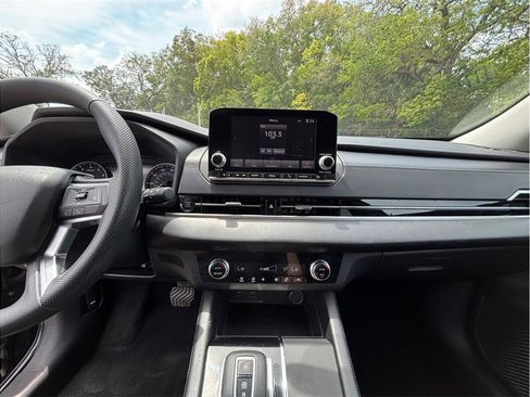 Used 2022 Mitsubishi Outlander ES image 11