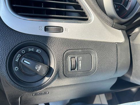 Used 2019 Dodge Journey SE w/ Connectivity Group AWD/4WD image 13