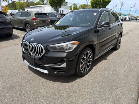 Used 2021 BMW X1 xDrive28i w/ Convenience Package AWD/4WD image 3