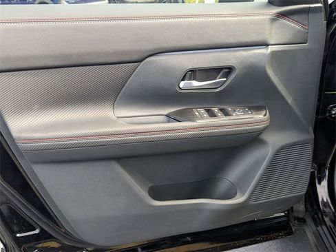 New 2026 Nissan Kicks SR w/ Cold Weather Package image 11