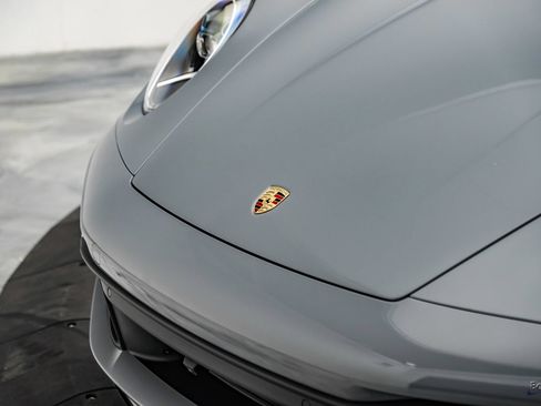 Used 2024 Porsche 911 Carrera RWD image 29