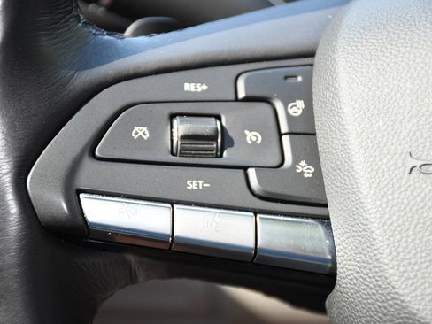 Used 2023 Cadillac XT4 Luxury w/ Cold Weather Package FWD image 30