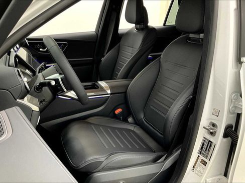 New 2025 Mercedes-Benz GLC 350e 4MATIC image 9