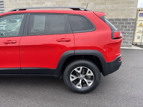 Used 2017 Jeep Cherokee Trailhawk w/ Comfort/Convenience Group image 4