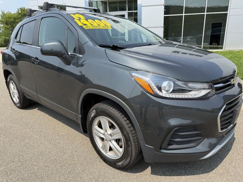 Used 2019 Chevrolet Trax LT w/ LPO, Protection Package AWD/4WD image 4