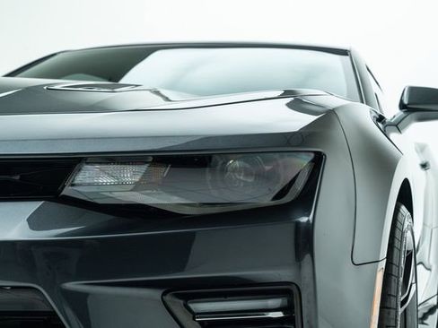 Used 2017 Chevrolet Camaro SS RWD image 11
