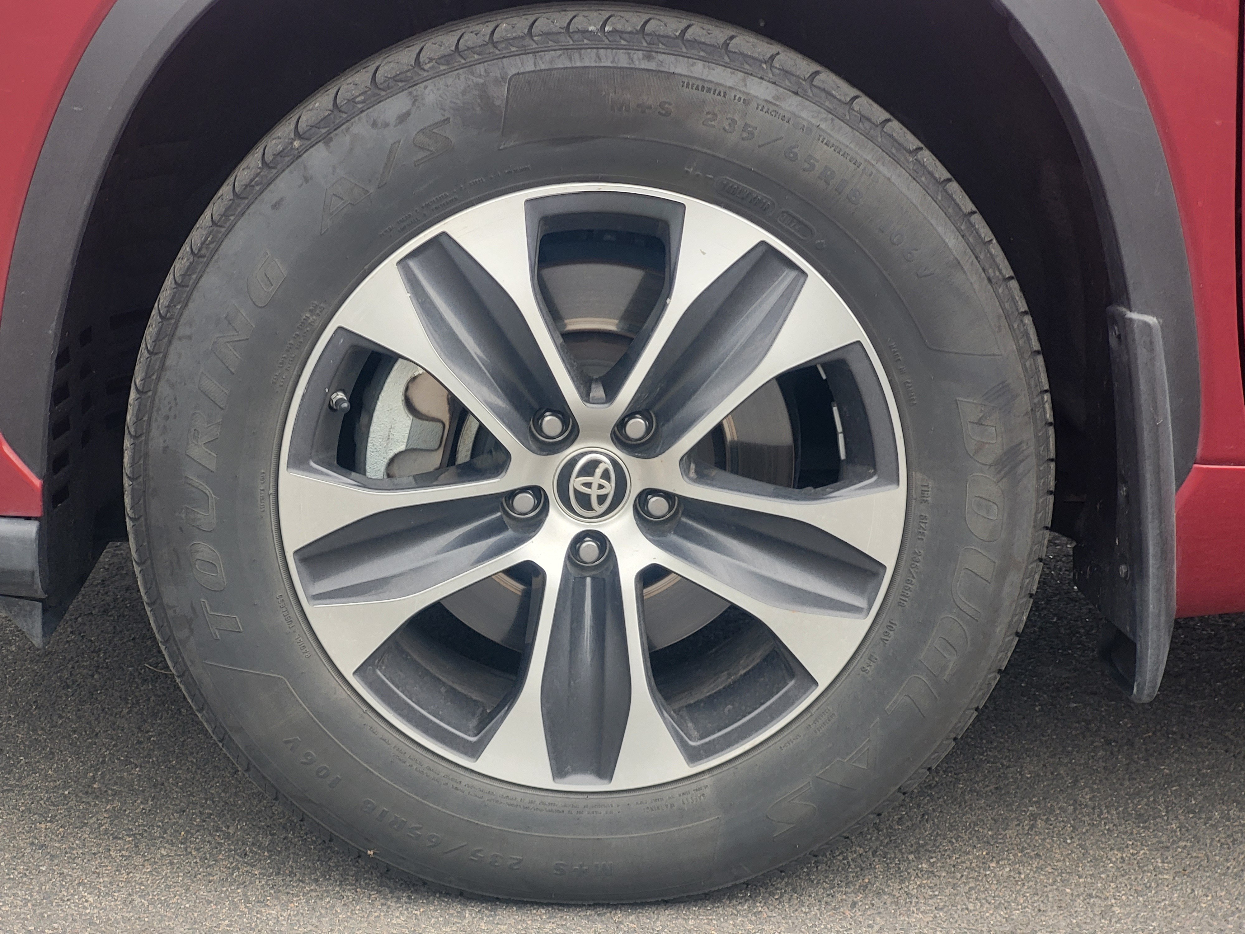 Used 2020 Toyota Highlander XLE AWD/4WD image 10