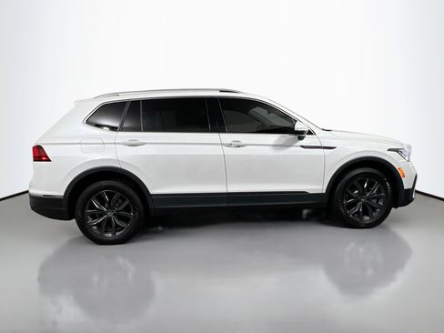 Used 2023 Volkswagen Tiguan SE FWD image 3