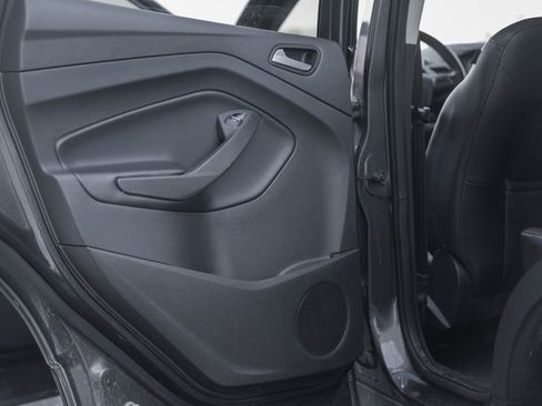 Used 2019 Ford Escape SE image 38