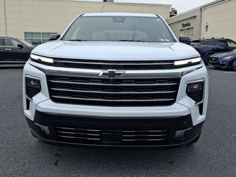 Used 2026 Chevrolet Traverse High Country AWD/4WD image 2