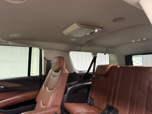Used 2020 Cadillac Escalade ESV Premium Luxury AWD/4WD image 42