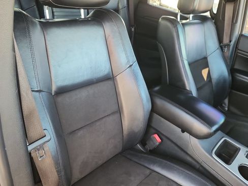 Used 2019 Jeep Grand Cherokee Altitude AWD/4WD image 15