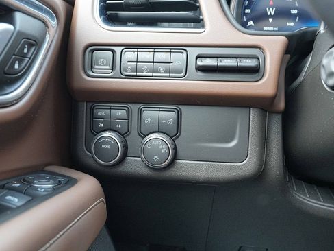 Used 2022 Chevrolet Tahoe High Country AWD/4WD image 37