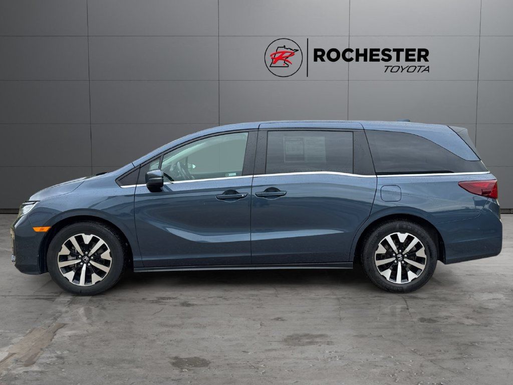 Used 2025 Honda Odyssey EX-L image 2