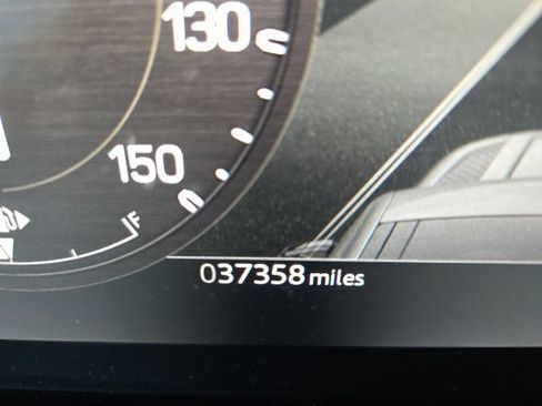 Used 2024 Land Rover Defender 130 X AWD/4WD image 17