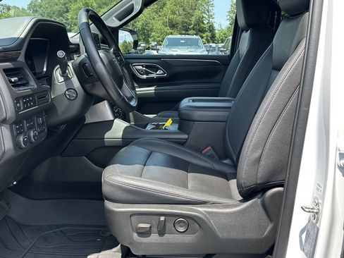 Used 2023 Chevrolet Tahoe Z71 w/ Luxury Package AWD/4WD image 9