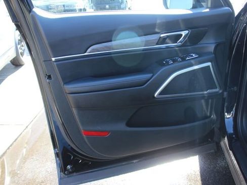 Used 2022 Kia Telluride EX w/ EX Premium Package image 21