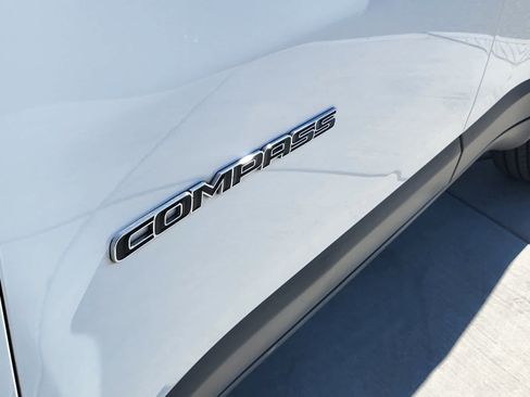 Used 2022 Jeep Compass Limited AWD/4WD image 11