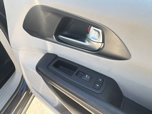 Certified 2020 Chrysler Pacifica Touring w/ Tire & Wheel Group image 27