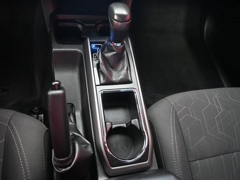 Certified 2017 Toyota Tacoma TRD Off-Road image 22