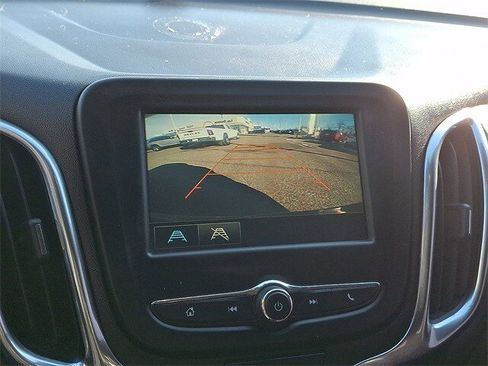 Used 2018 Chevrolet Equinox LT image 16