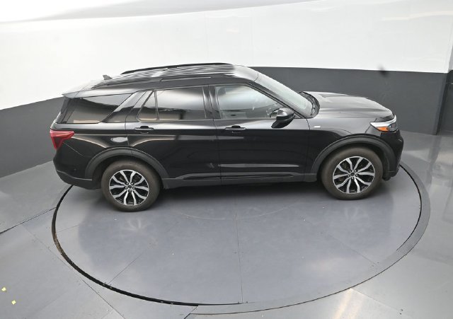 Used 2022 Ford Explorer ST-Line AWD/4WD image 30