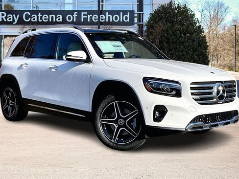 New 2026 Mercedes-Benz GLB 250 4MATIC image 2