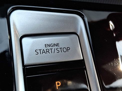 Used 2025 Volkswagen Atlas SEL Premium R-Line image 22