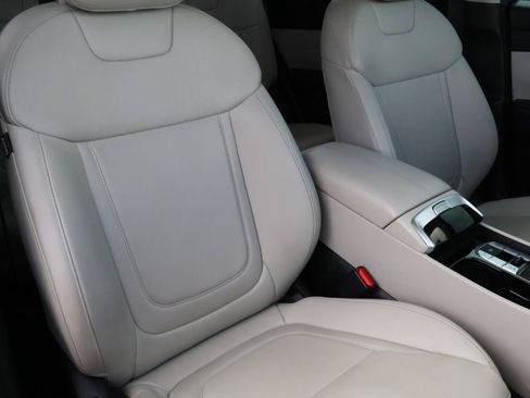 Used 2025 Hyundai Tucson SEL FWD image 18