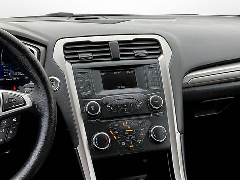 Used 2018 Ford Fusion S image 6